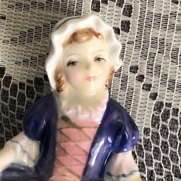 Royal Doulton Pink Blue Maid Figurine. Dinky Do - Picture 5 of 11